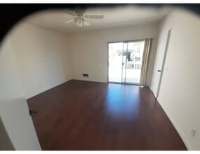 2612 Mathews Ave, Unit 3 in Redondo Beach, CA - Foto de edificio - Building Photo