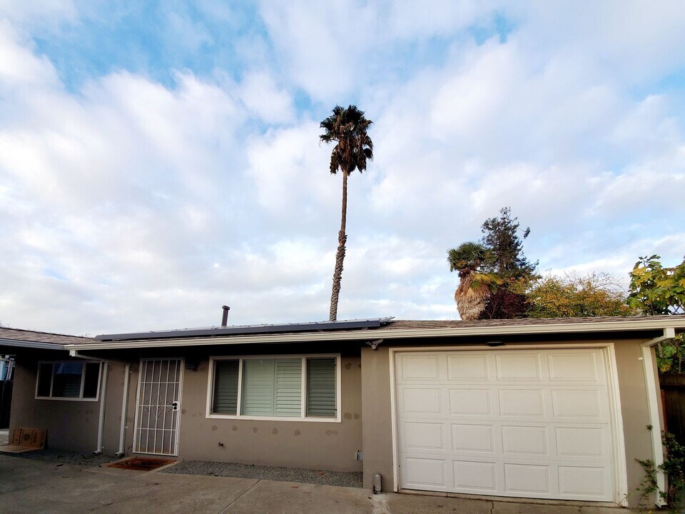 2839 Devonshire Ave in Redwood City, CA - Building Photo