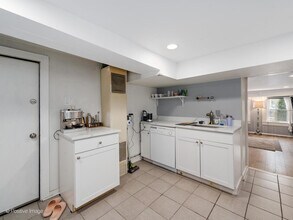 1424 W Diversey Pkwy in Chicago, IL - Building Photo - Building Photo