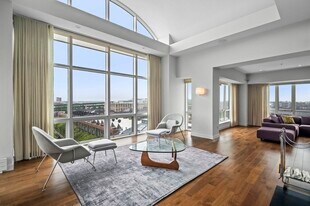197 8th St in Boston, MA - Building Photo