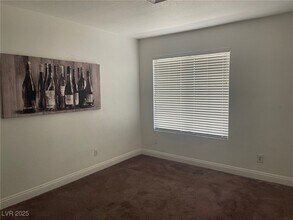 4860 Nara Vista Way in Las Vegas, NV - Building Photo - Building Photo