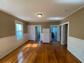 179 Deane St-Unit -2 in New Bedford, MA - Building Photo - Building Photo