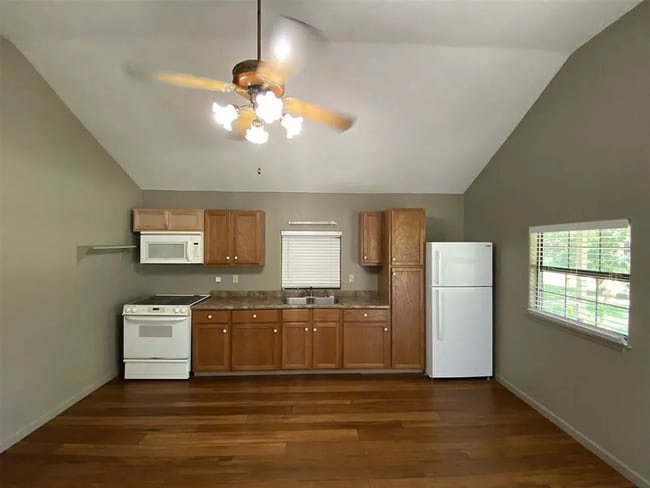 2795 Dennis St in Orange, TX - Building Photo - Building Photo