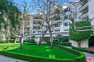 2102 Century Park Ln in Los Angeles, CA - Building Photo - Building Photo