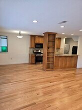 120 Alden Ave NW, Unit #2F in Atlanta, GA - Building Photo - Building Photo