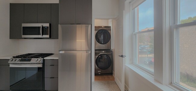 property at 3051 W Medill Ave