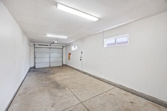 3910 San Carlos Way in Sacramento, CA - Building Photo - Building Photo