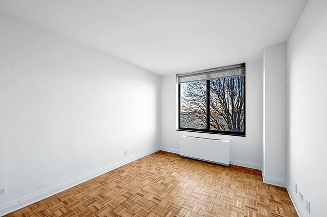 99 Battery Pl in New York, NY - Building Photo - Building Photo