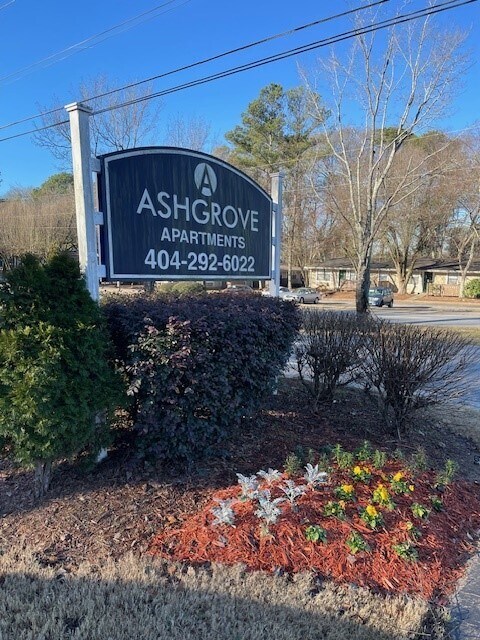 Ashgrove Apartments in Stone Mountain, GA - Foto de edificio - Building Photo