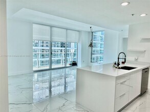 650 NE 32nd St, Unit 4903 in Miami, FL - Building Photo - Building Photo