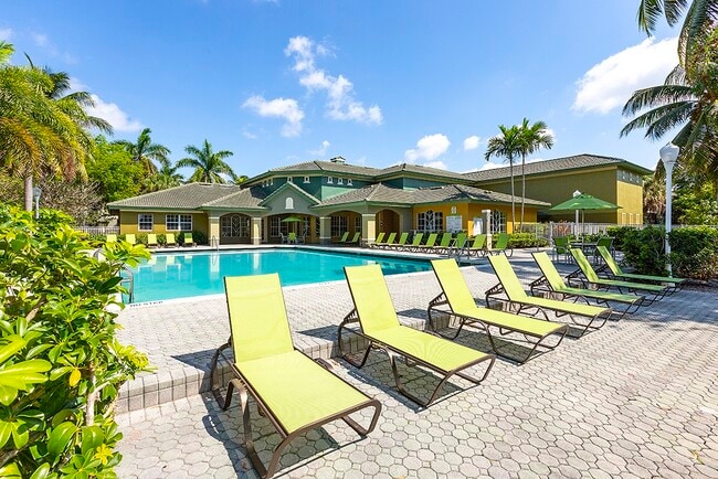 Quantum Lake Villas Apartments in Boynton Beach, FL - Foto de edificio - Building Photo