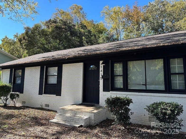 1415 Vancouver Dr in Charlotte, NC - Building Photo