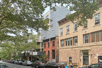 260 Flatbush Ave in Brooklyn, NY - Foto de edificio - Building Photo