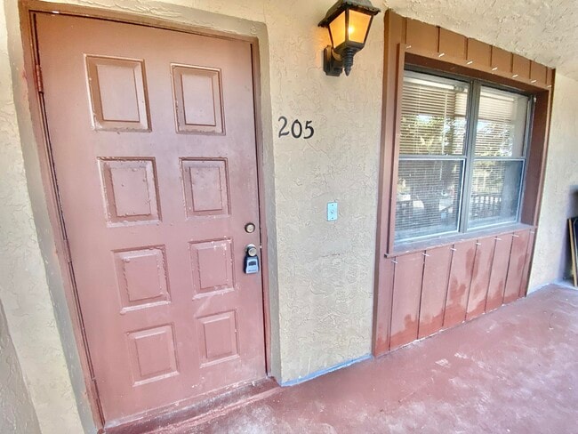 5975 Forest Hill Blvd in West Palm Beach, FL - Building Photo - Building Photo