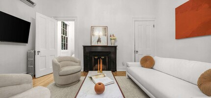 3 E 9th St in New York, NY - Building Photo - Building Photo