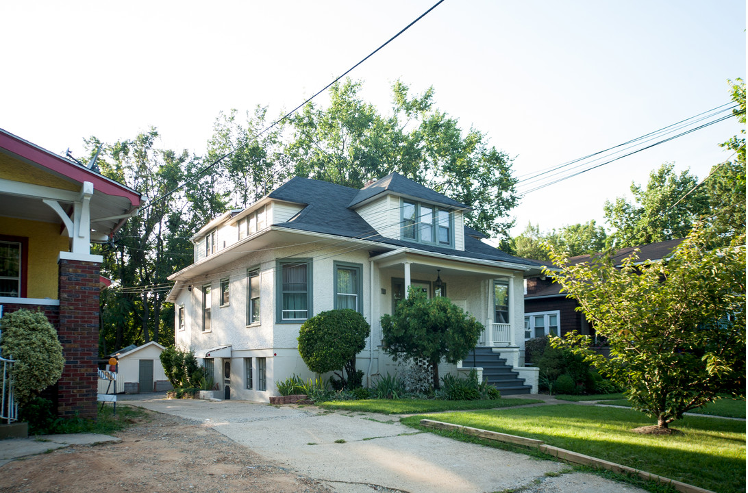 7128 Carroll Ave in Takoma Park, MD - Building Photo