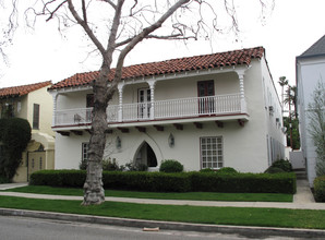 438 S Maple Dr in Beverly Hills, CA - Building Photo - Building Photo