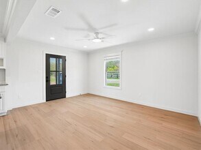 5544 Ranchero Ln in Dallas, TX - Building Photo - Building Photo