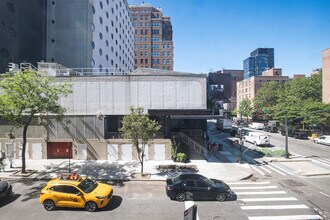 363 W 17th St in New York, NY - Building Photo - Building Photo