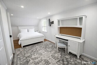 74 Oldfield Dr in Fairfield, CT - Building Photo - Building Photo