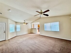 8618 Lakota St in Las Vegas, NV - Building Photo - Building Photo