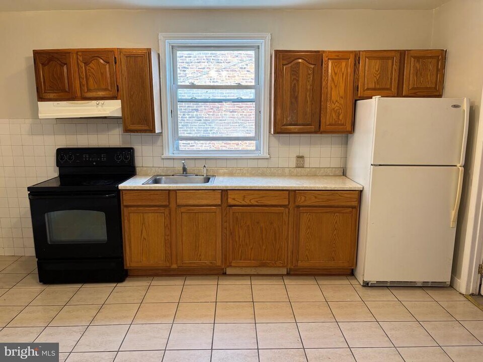 3035 Salmon St in Philadelphia, PA - Building Photo