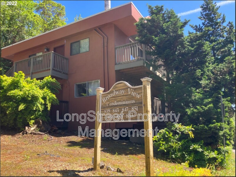 851 SW Broadway Dr in Portland, OR - Building Photo