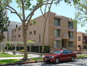 124 S Oakhurst Dr in Beverly Hills, CA - Building Photo - Building Photo