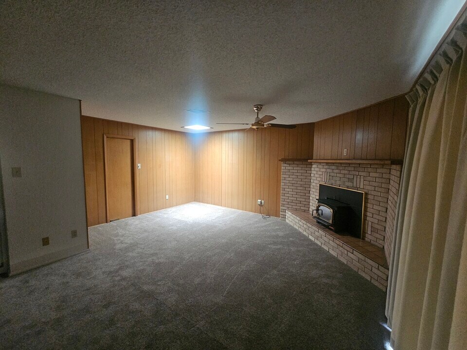 950 W Union Ave in Las Cruces, NM - Building Photo