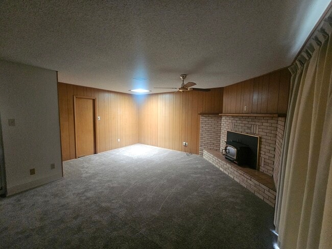 property at 950 W Union Ave