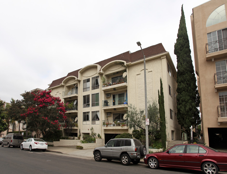 11733 Goshen Ave in Los Angeles, CA - Building Photo