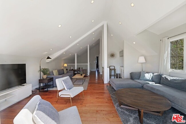 2955 Corral Canyon Rd in Malibu, CA - Building Photo - Building Photo