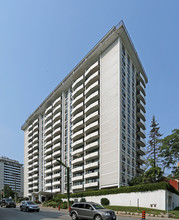 Bay 100 Apartments in Hamilton, ON - Building Photo - Building Photo