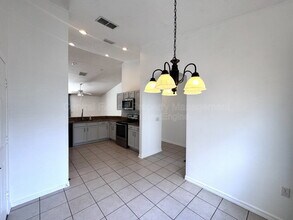 205 Paradise Woods Pl in Davenport, FL - Building Photo - Building Photo