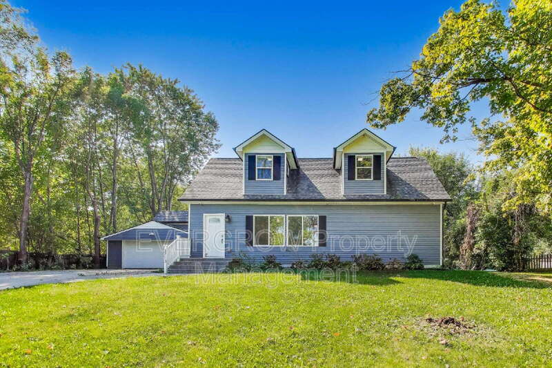 3713 W 98th St in Carmel, IN - Building Photo