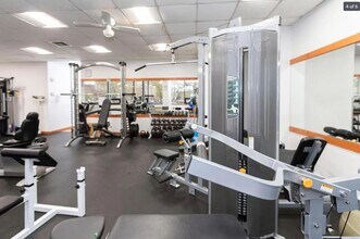 270 Marin Blvd, Unit 9e in Jersey City, NJ - Foto de edificio - Building Photo