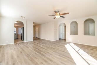 2463 E Sheffield Ave in Gilbert, AZ - Building Photo - Building Photo