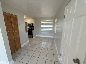 6218 Rodman St in Hollywood, FL - Building Photo - Building Photo