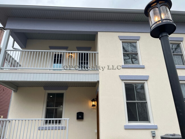 property at 709 Webster St