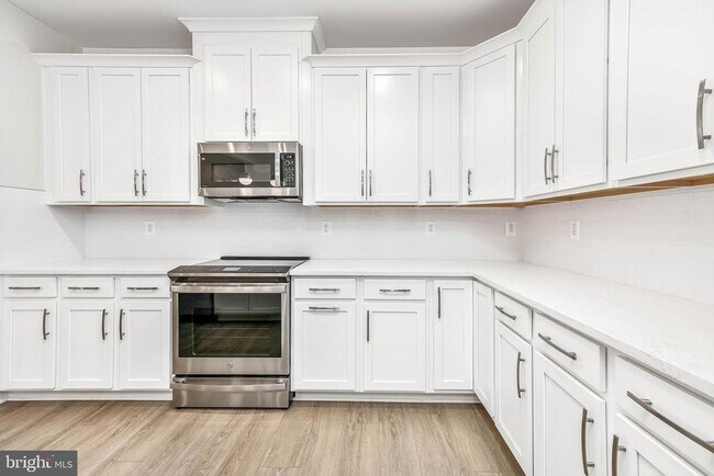 4627 Olivine Dr in Chantilly, VA - Building Photo - Building Photo