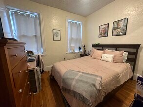 73 Revere St, Unit 2R in Boston, MA - Foto de edificio - Building Photo