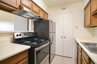 Wildflower in Midland, TX - Building Photo