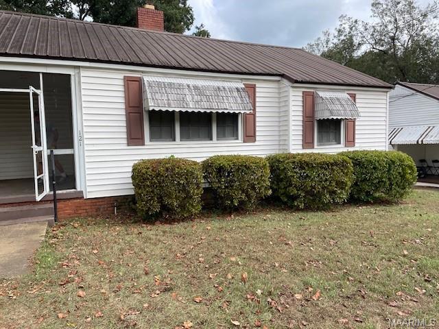 property at 121 Oak Forest Dr