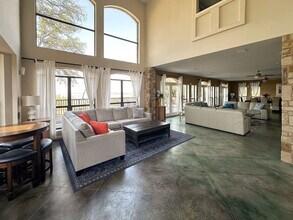 206 Forest Dr in Buchanan Dam, TX - Building Photo - Building Photo