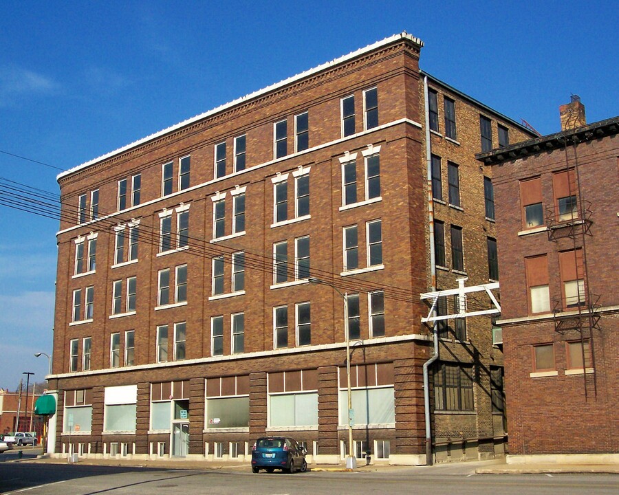 McConnell Lofts in Burlington, IA - Foto de edificio