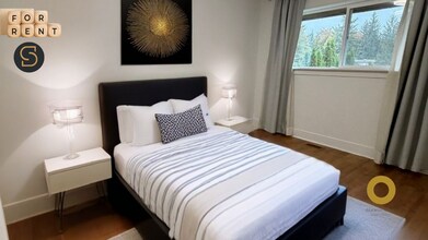 4059 Liverpool St in Port Coquitlam, BC - Building Photo - Building Photo