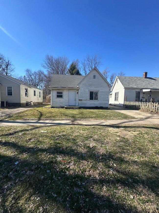 property at 2111 S 15th St