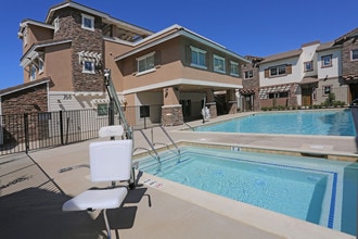 Coastal Living at San Marcos 55+ Community in San Marcos, CA - Foto de edificio - Building Photo