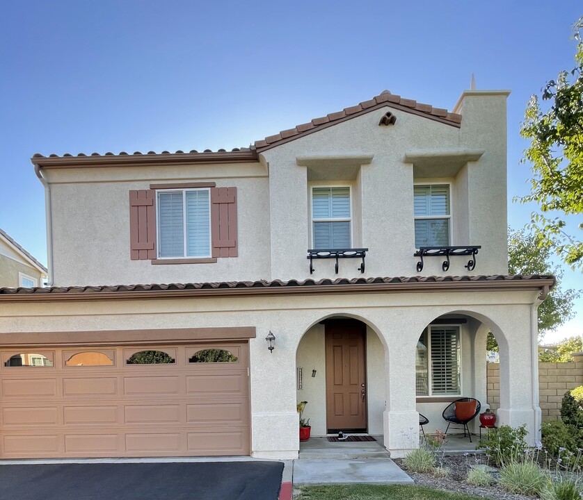 26019 Brinton Plz in Santa Clarita, CA - Foto de edificio