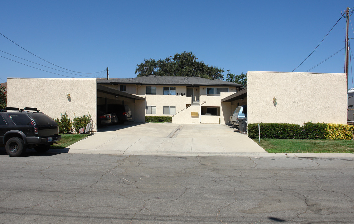 3185 Los Robles Rd in Thousand Oaks, CA - Foto de edificio